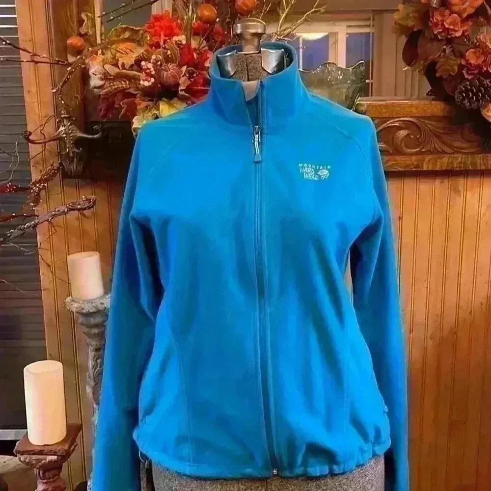 Mountain hardware women’s size large jacket.